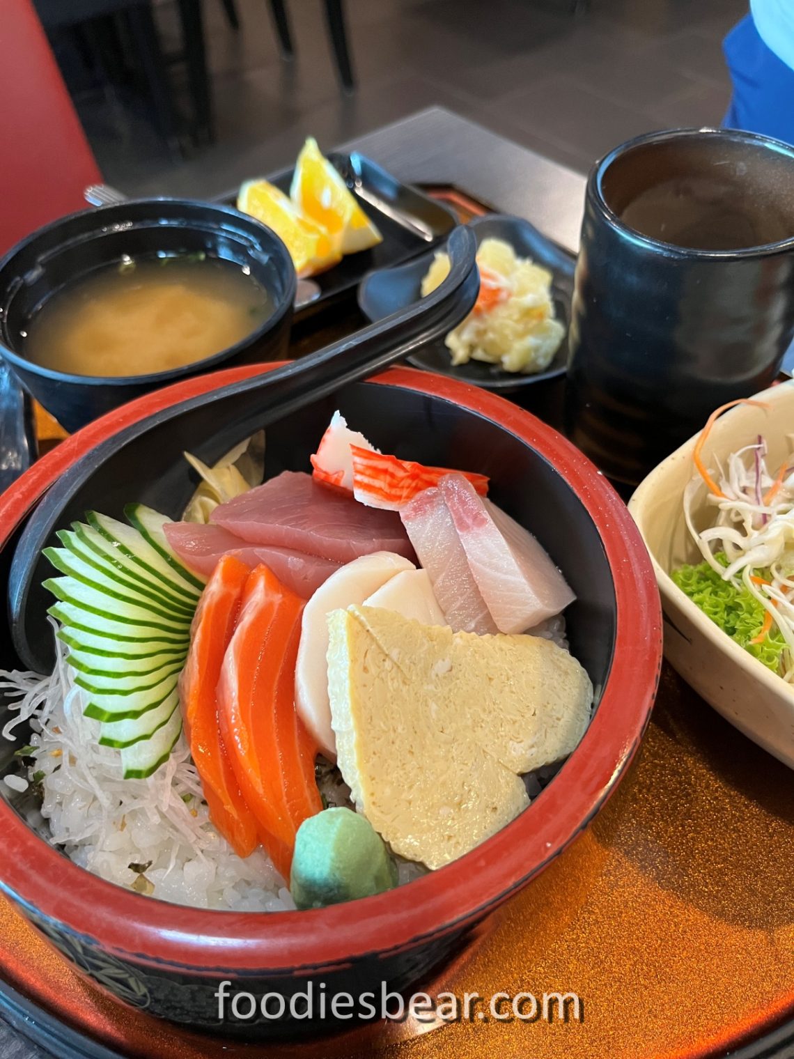 chirashi sushi