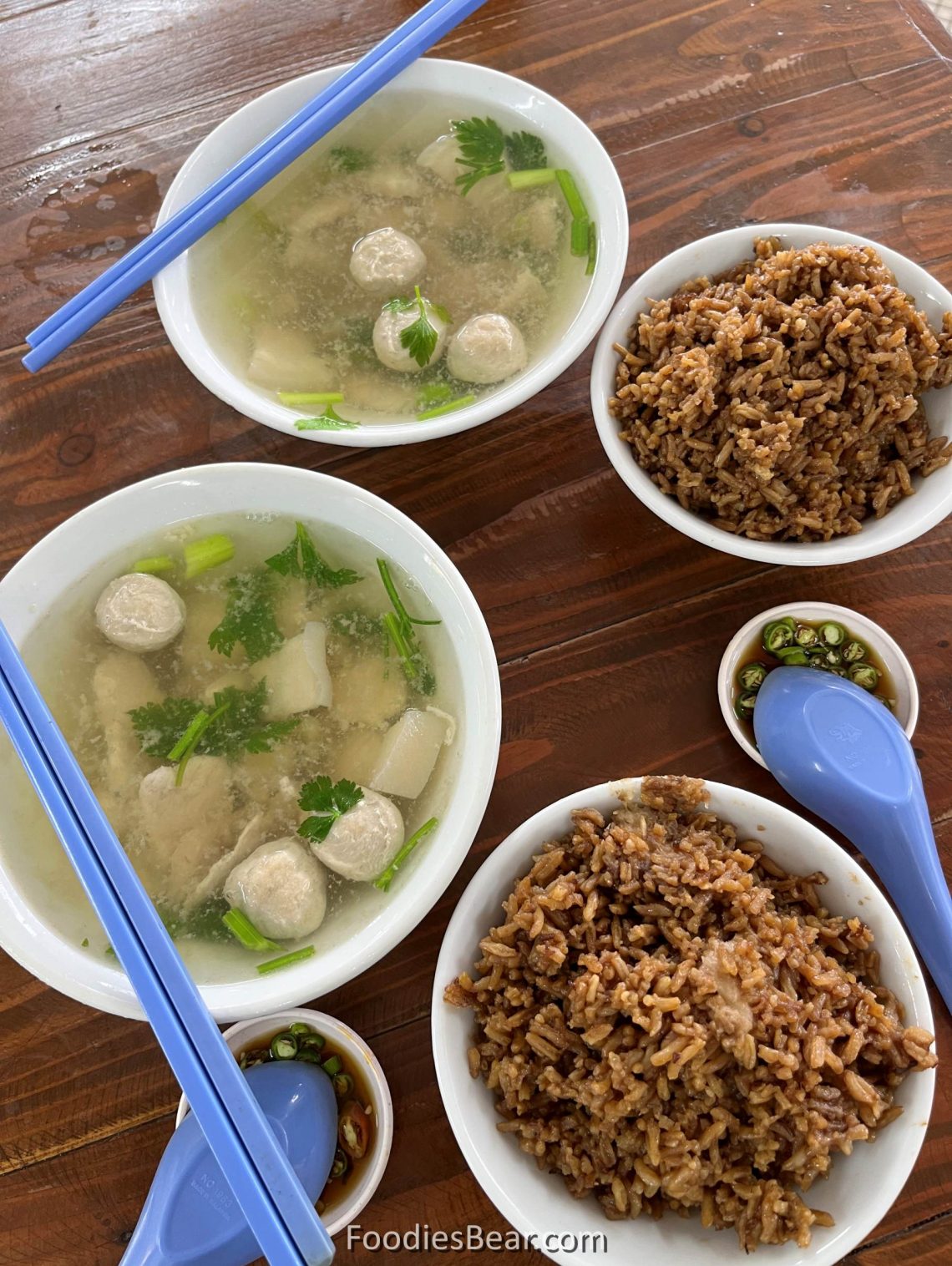 lunch at 驰名荣昌猪什汤, Sg Way