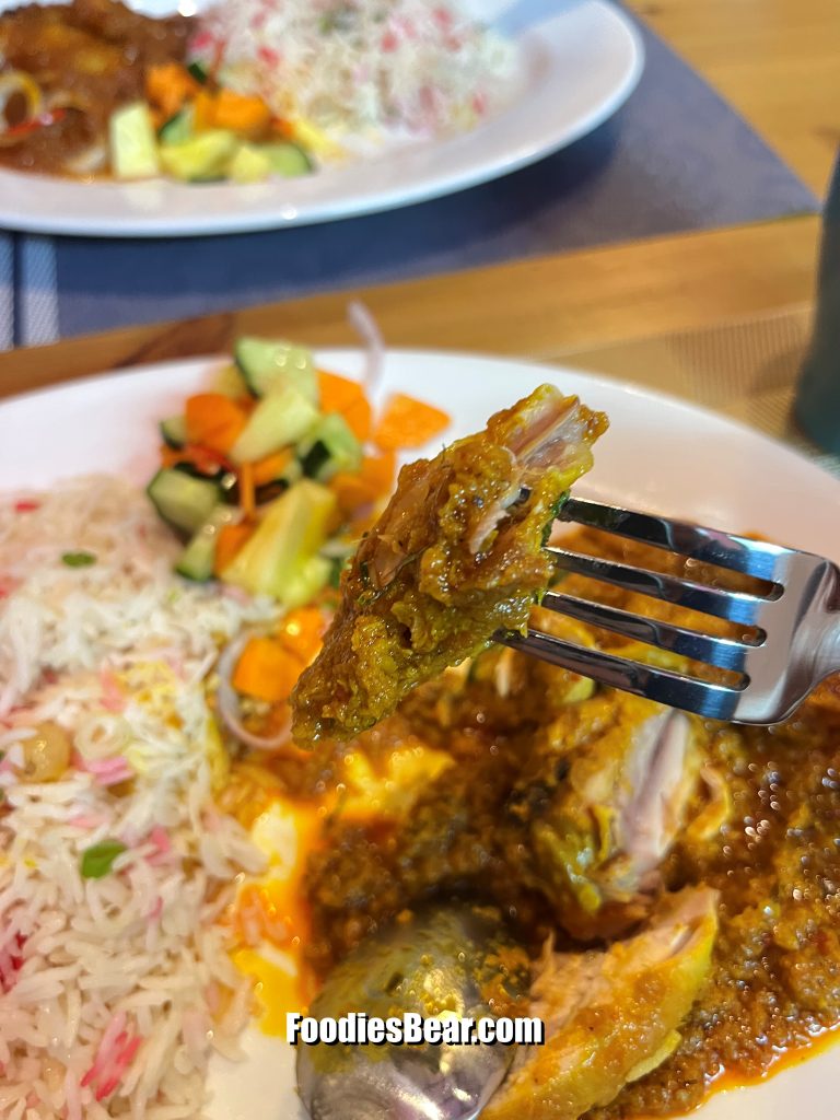 nasi hujan panas ayam rendang