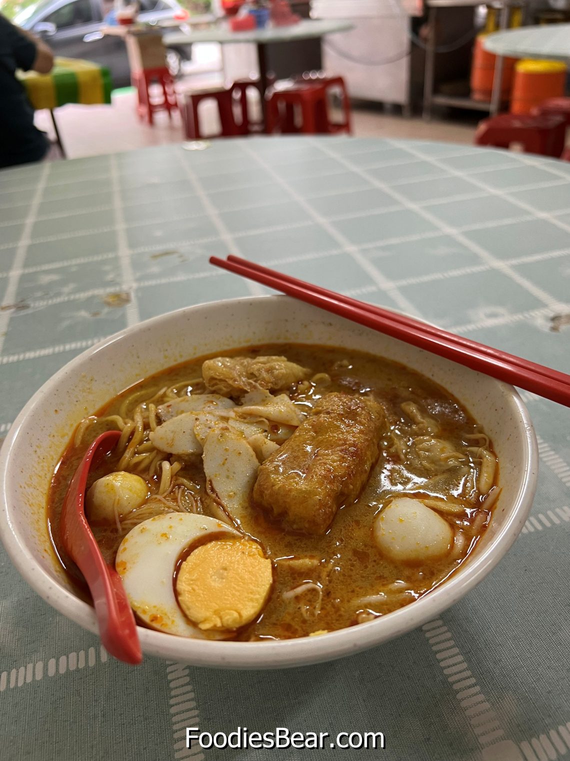 Melawis Mee Hun Kuey - curry noodles