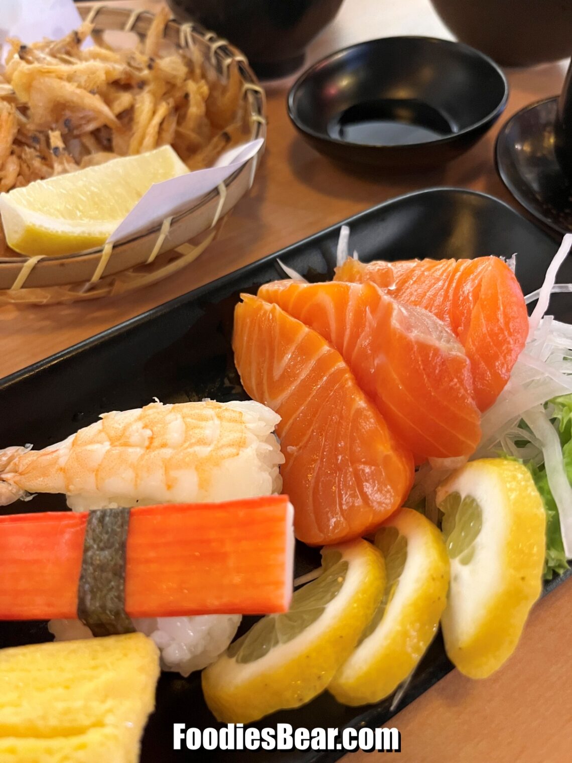 sushi and salmon sashimi zen