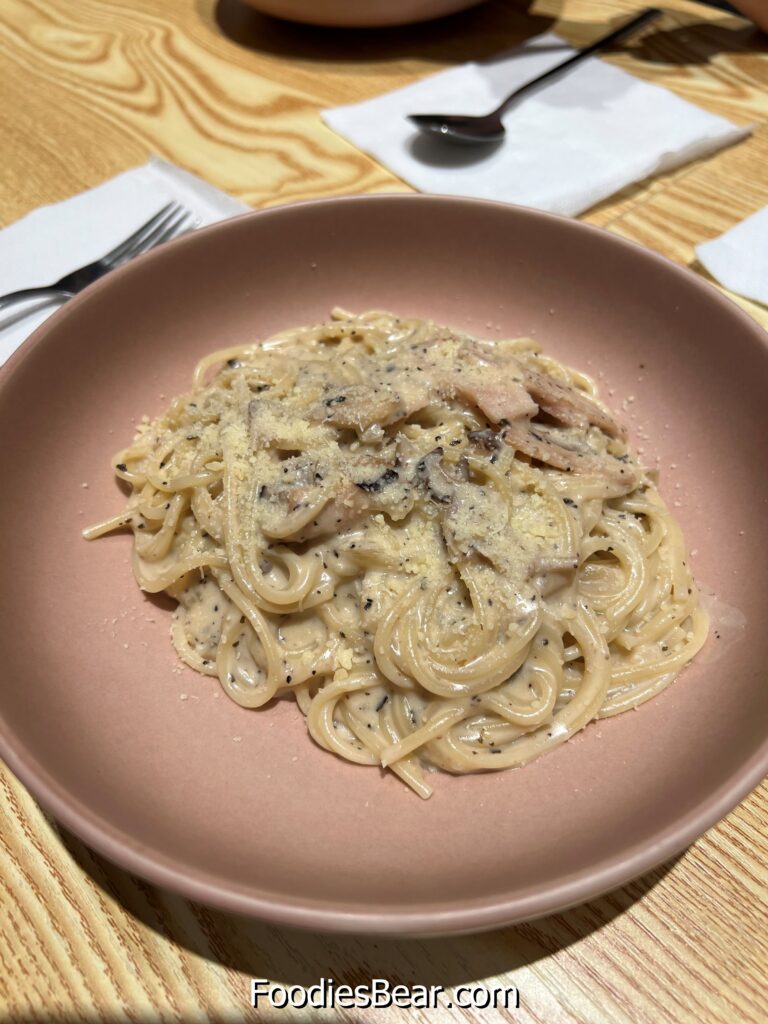 MU - White Sauce Mushroom Pasta