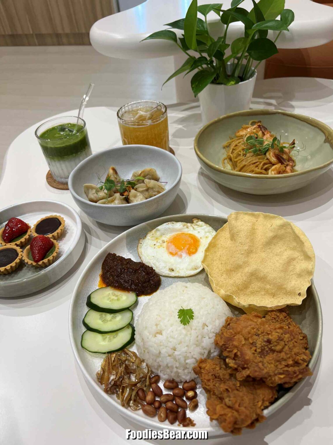 Signature fried chicken nasi lemak: