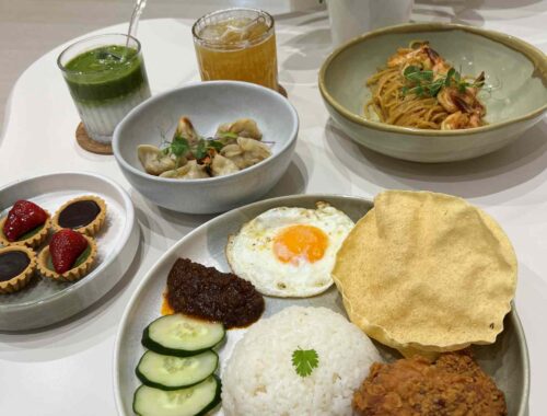 Signature fried chicken nasi lemak: